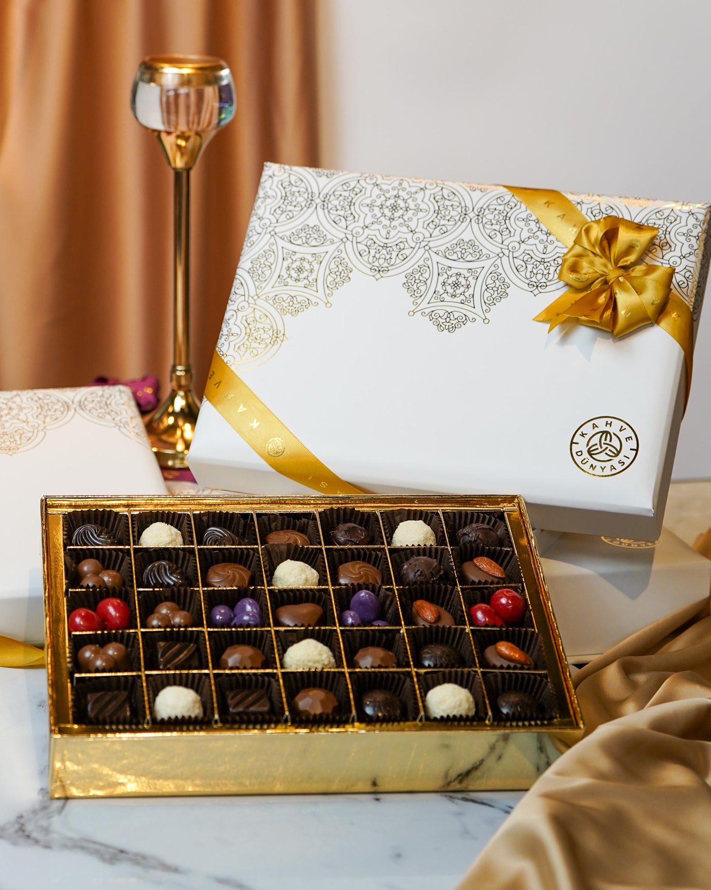 White Gold Foiling Luxury Gift Box (35 Pcs)