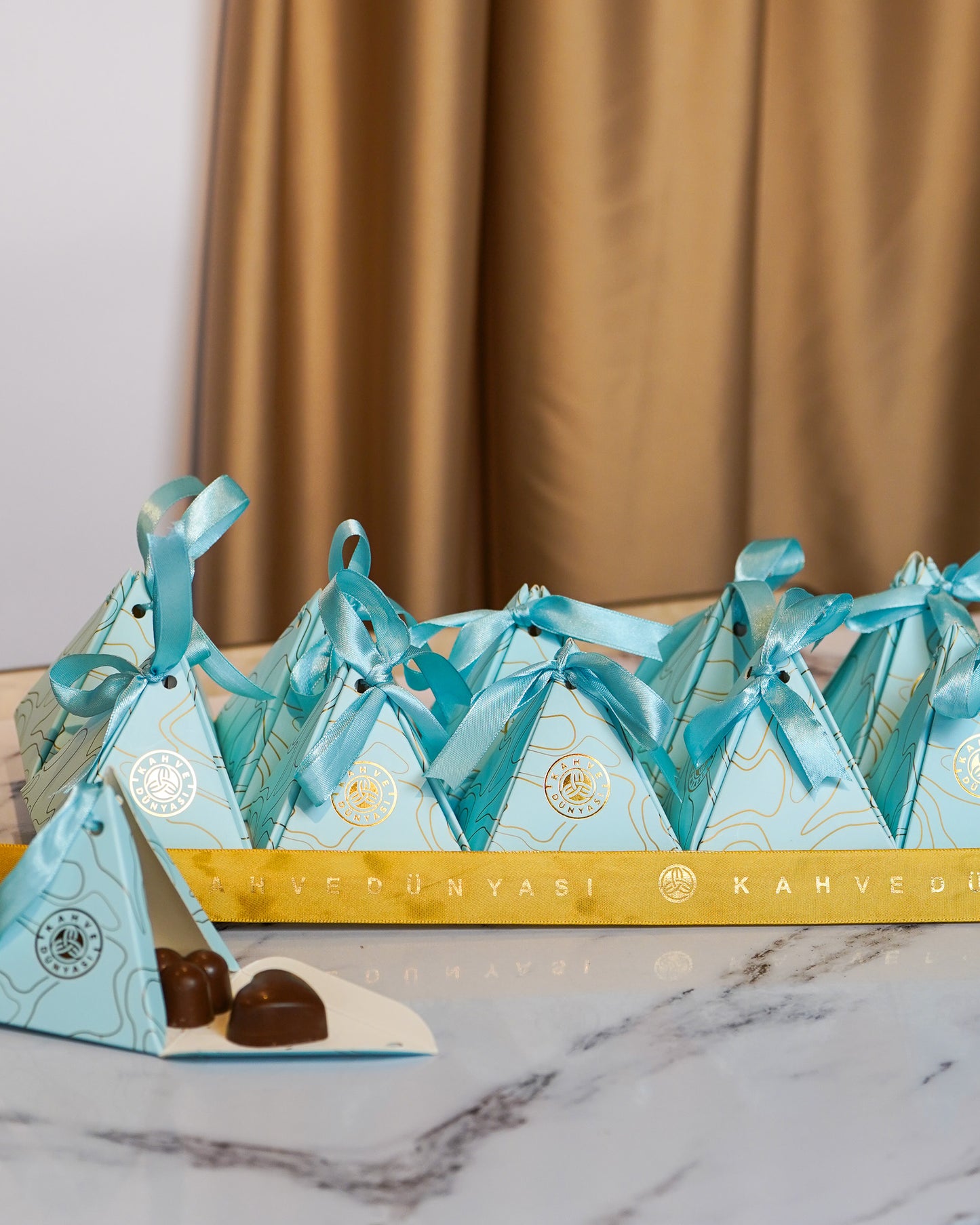 Elegant Mini Chocolate Gift Box (Blue)