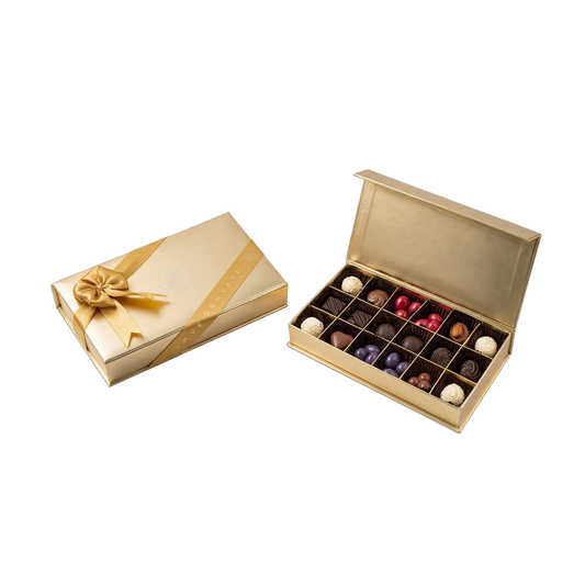 Kahve Dunyasi Summer Special Box - closed and open gift box, transparent background